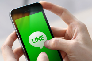 スマホでLINEを起動